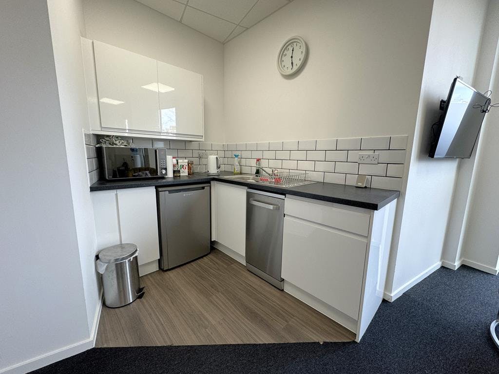 Unit 2, Brentford, Office To Let - Kew Bridge  Unit 2  Brentford 7.jpg