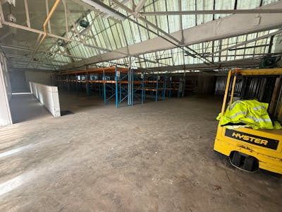 26 Progress Way, Croydon, Warehouse To Let - IMG_7446.jpg