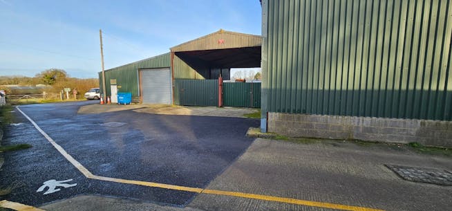 Bullhousen Farm, Shaftesbury Road, Woking, Investments / Industrial / Warehouse For Sale - LEFT TO RIGHT UNITS 10B 19 20  15  TOWARDS FIELD FOR SALE.JPG
