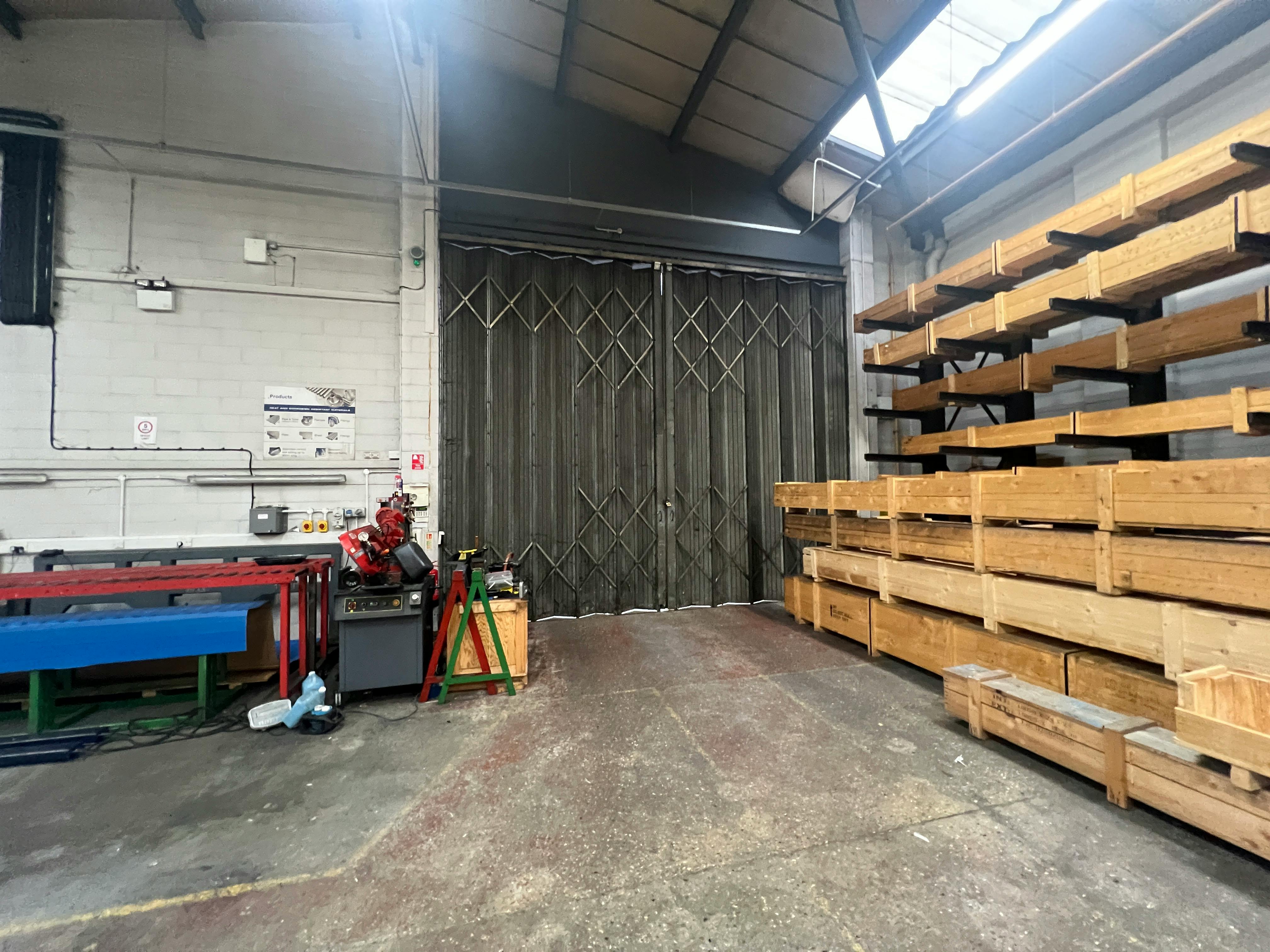 Industrial Unit in Southampton - photo 3