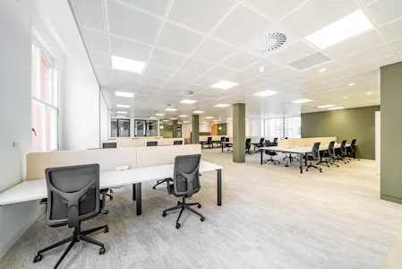 1 Edmund Gardens, 121 Edmund Street, Birmingham, Office To Let - 1 Edmund Gardens, 121 Edmund Street - 2nd Floor Fitted Suite