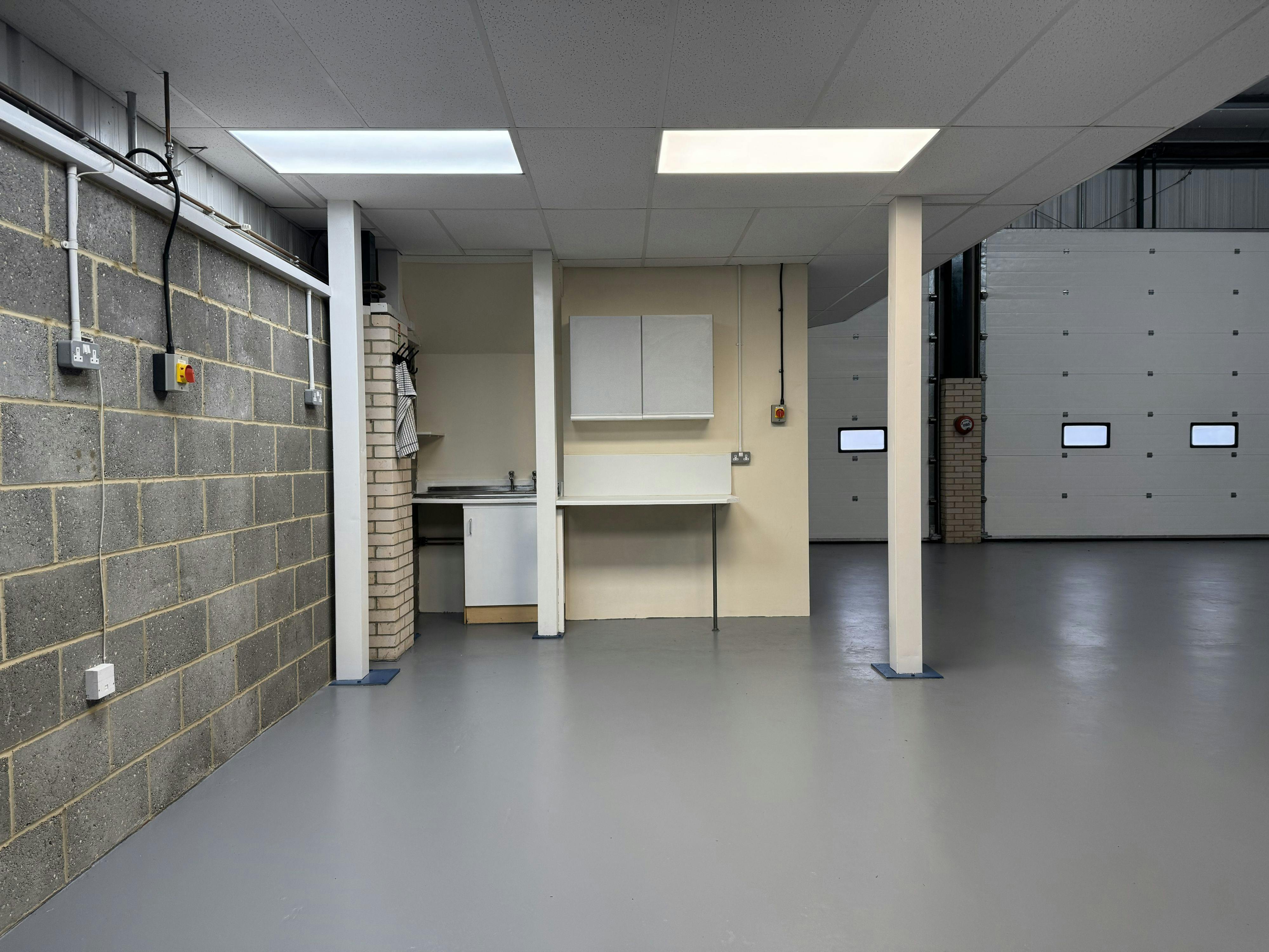Industrial Unit in Southampton - photo 4