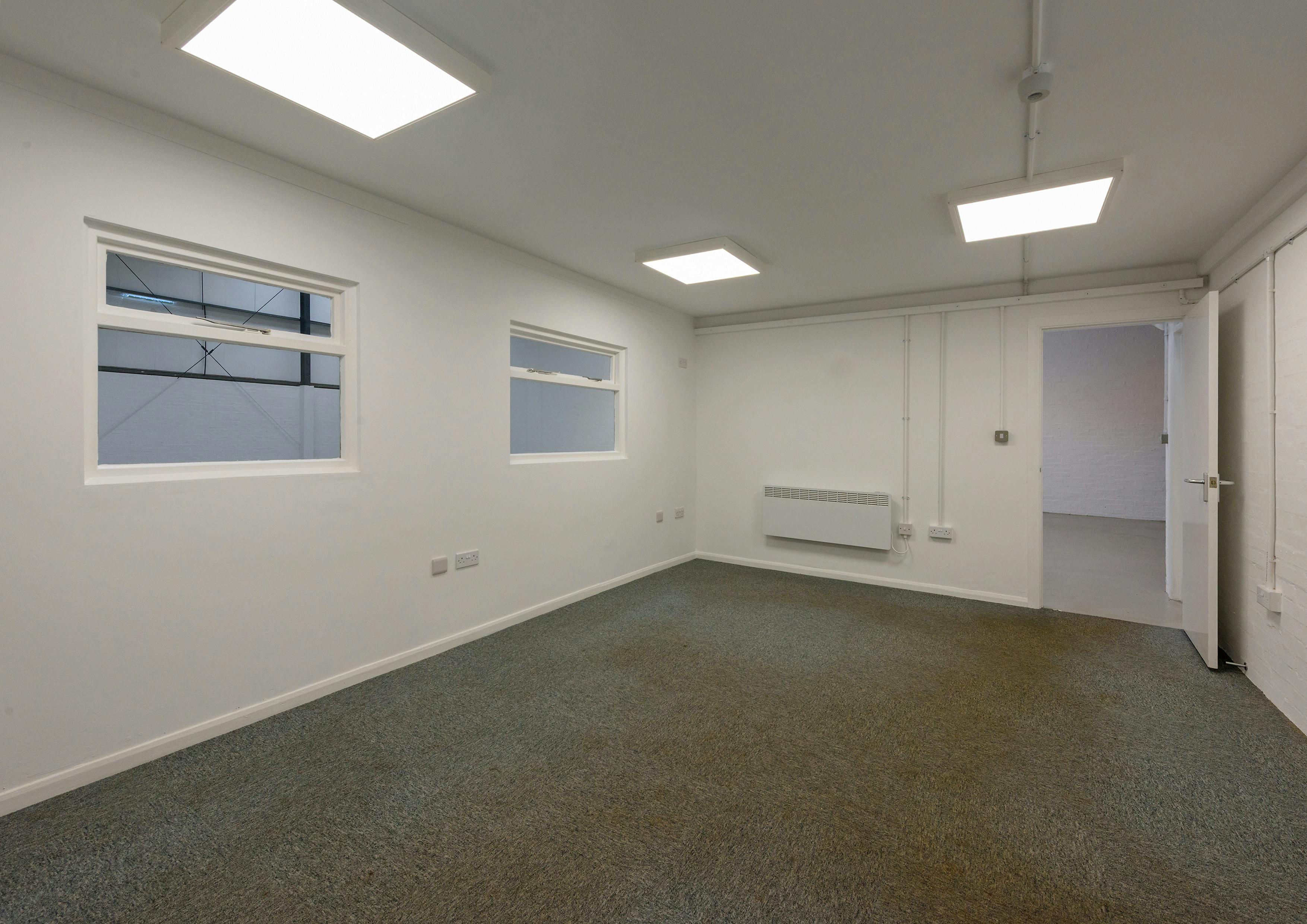 Industrial Unit in Birmingham - photo 4