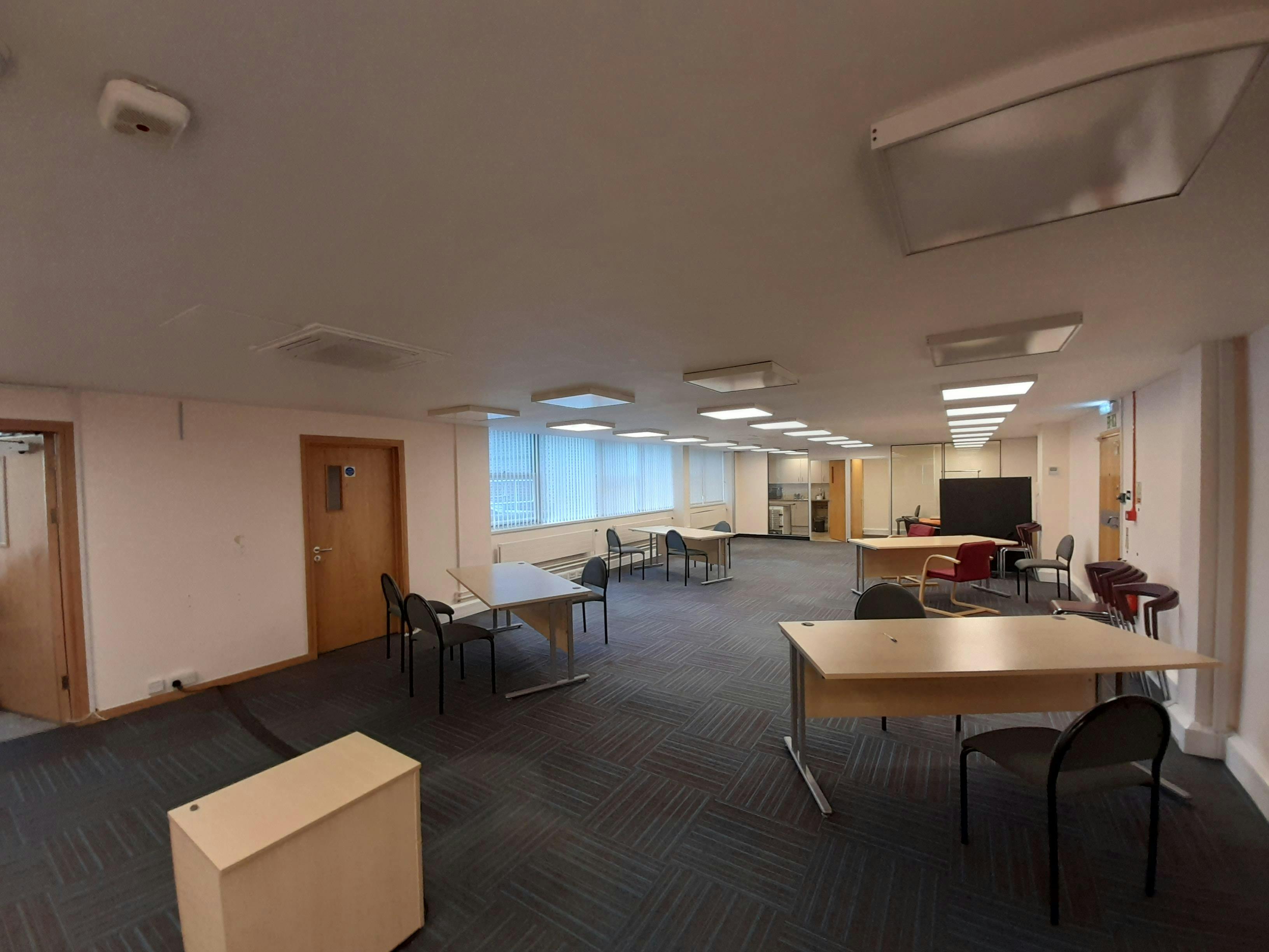 The Office Suites, Paddington House, Basingstoke, Offices To Let - proY4qHSoiu.jpeg