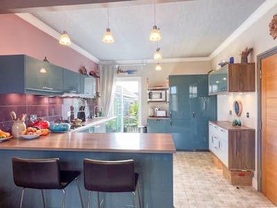 32 & 32A New Road, Porthcawl, Residential / Retail For Sale - 32A New Road016.jpg