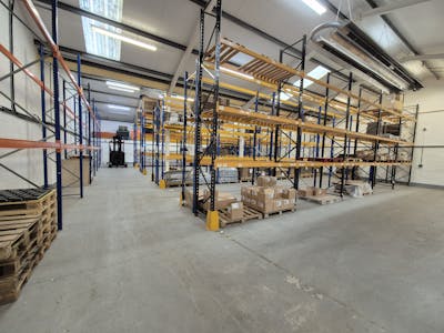 Unit 7 Mill Place, Platt Business Estate, Sevenoaks, Industrial / Warehouse To Let - 20251219_104747.jpg