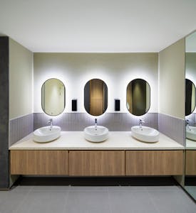 200 Aldersgate Street, Barbican, Farringdon, Office To Let - WC Refurbishment