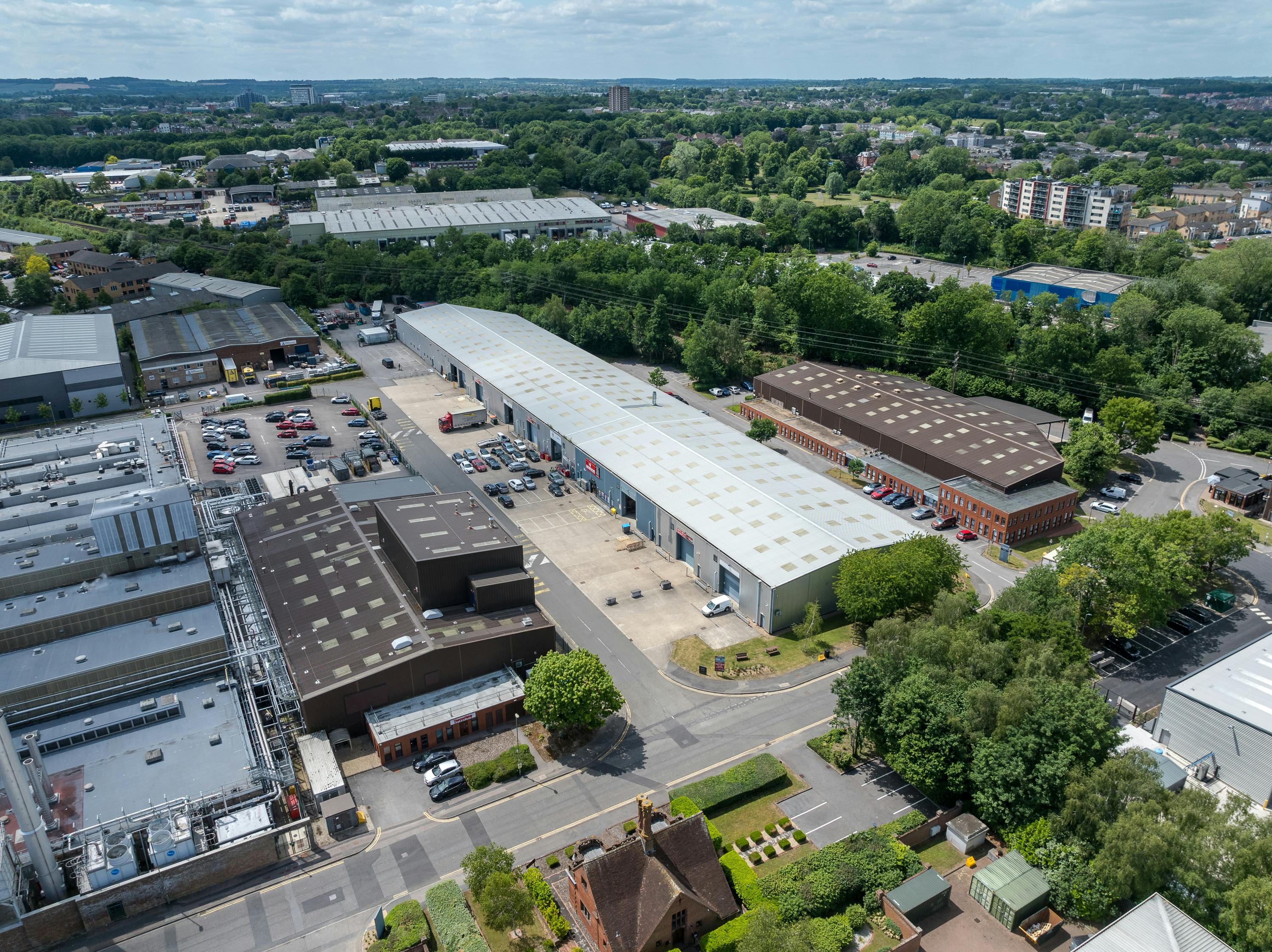 10 Bilton Road, Basingstoke, Industrial / Warehouse To Let - Bilton Rd Aerial  June 2025_06.jpg