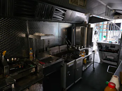 120 Burton Road, Manchester, Hot Food Takeaway To Let - 20260909_125246.jpg
