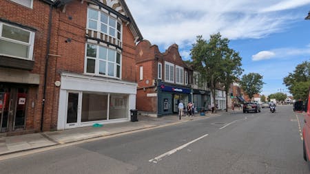 8 Broad Street, Wokingham, Retail Lease Assignment - PXL_20250704_104231680.jpg