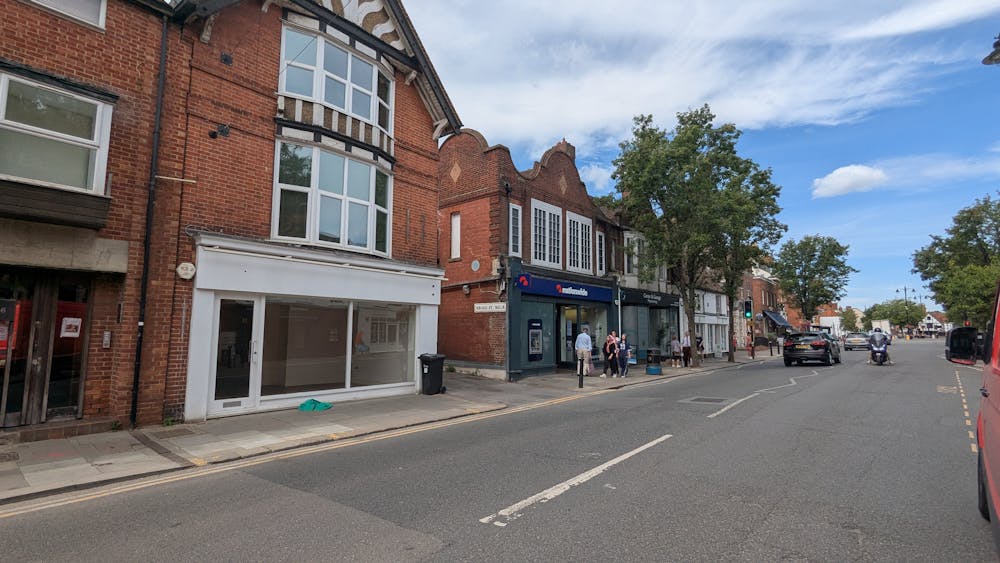 8 Broad Street, Wokingham, Retail Lease Assignment - PXL_20250704_104231680.jpg