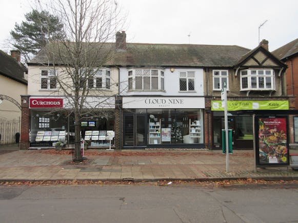 54 Station Approach, West Byfleet, Retail To Let - IMG_1423.JPG