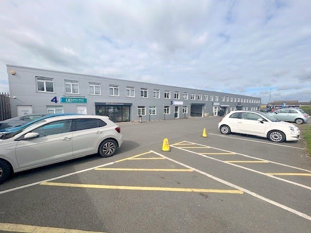 Unit 3 Windsor Trade Centre, Dedworth Road, Windsor, Industrial To Let - Whole frontage ii.jpg