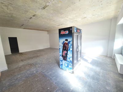 Unit 2, Fulmar Drive, Stockport, Retail To Let - 20260422_165552.jpg