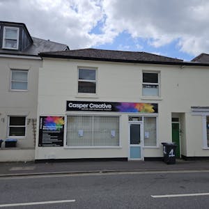 207 Lower Church Road, Burgess Hill, Retail To Let - 90dfdc75af4a4b2caf041bf75936bf3b.jpg