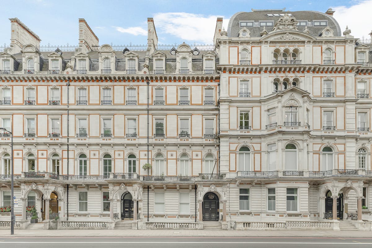 12 Grosvenor Place, London