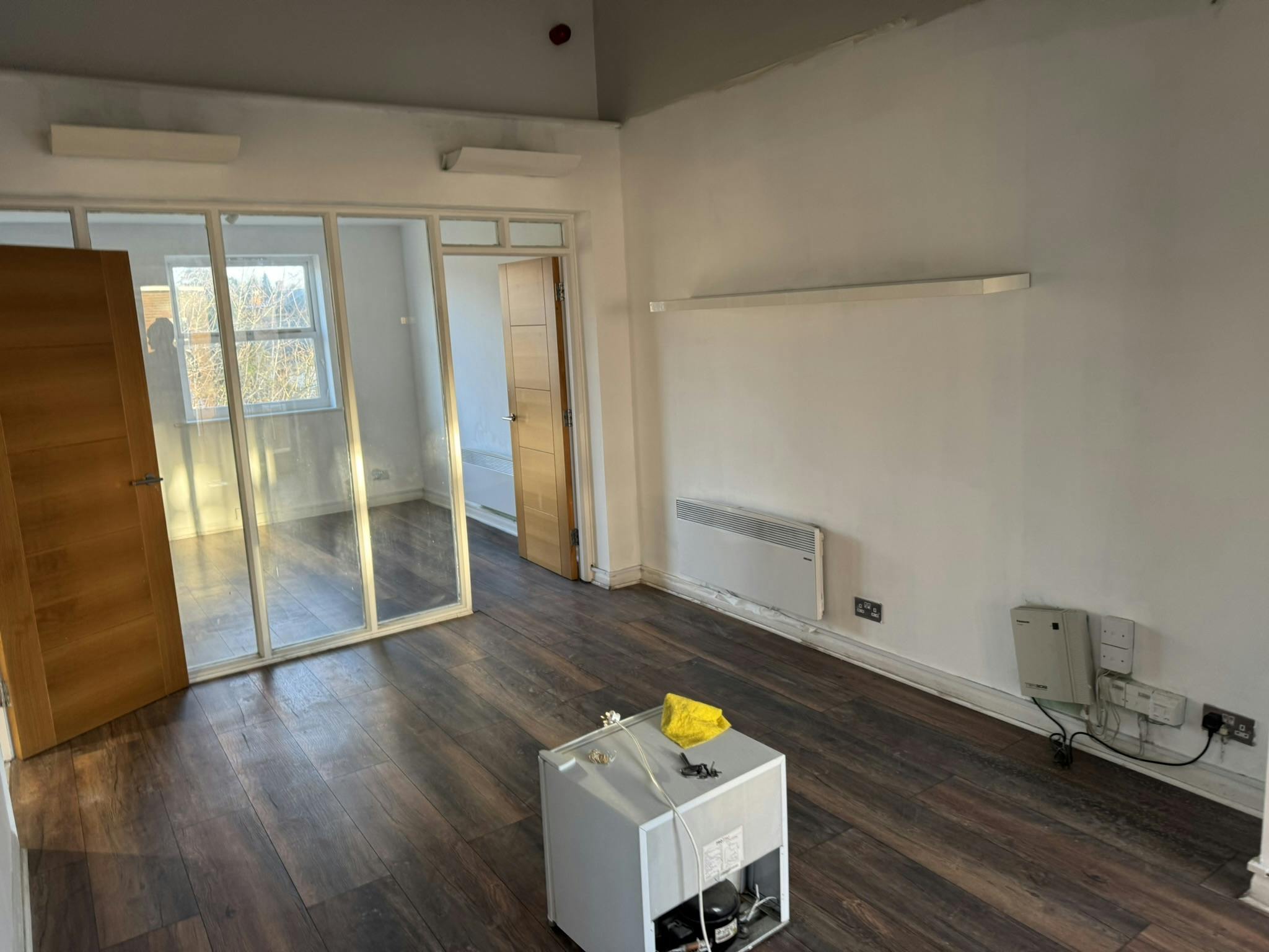 10B Robin Hood Road, Woking, Offices To Let - IMG_6459.JPEG