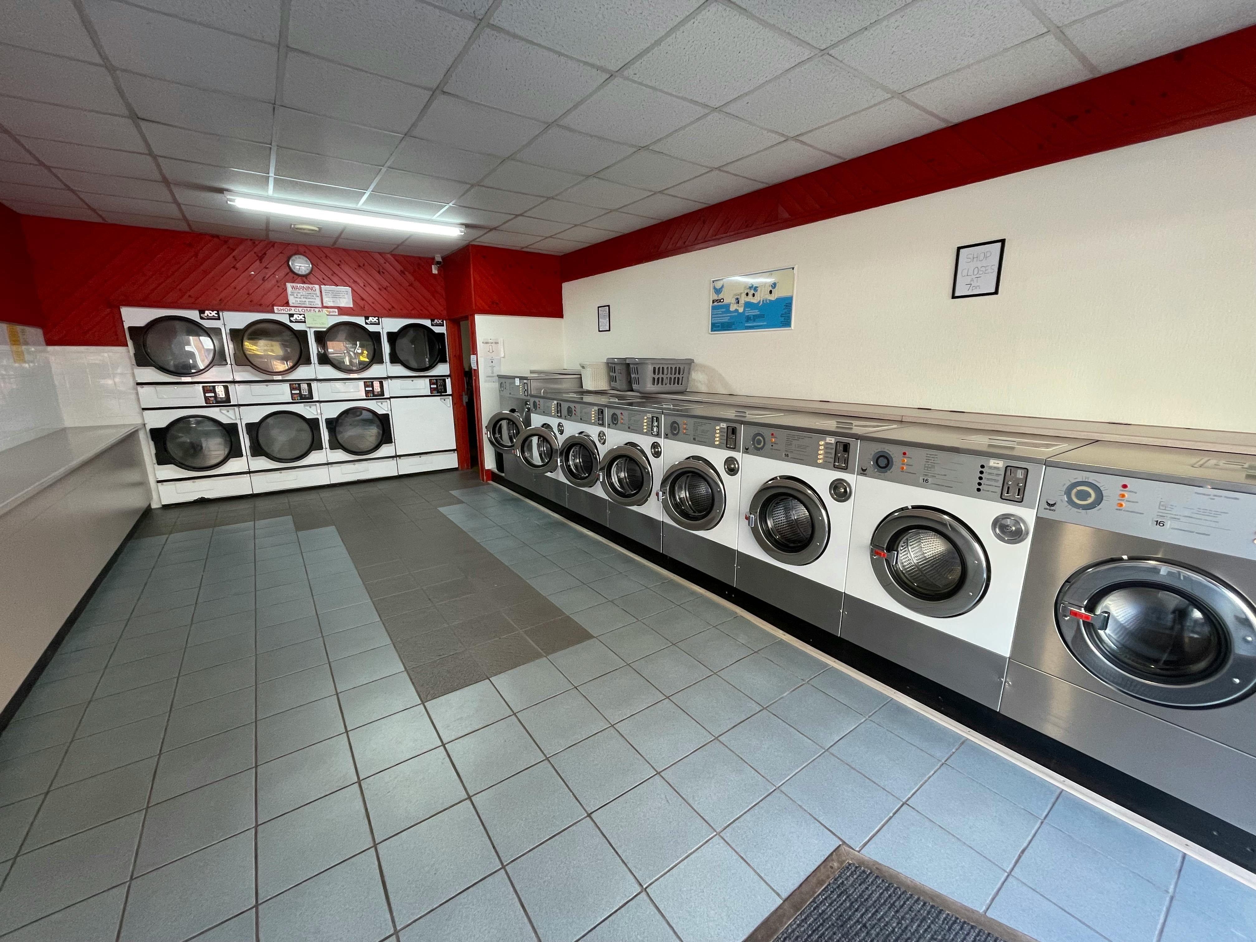 Retail/Shop in Bournemouth - photo 2