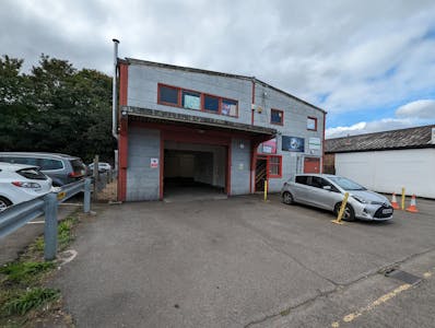 10-14 Cherry Street, Woking, Industrial / Light Industrial / Trade Counter To Let - PXL_20230913_092533784.MP.jpg