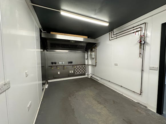 Encore Kitchens, 110-118 Markfield Road, London, Industrial To Let - 20260226_104522201_iOS.jpg