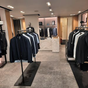 130 High Street, Guildford, Retail To Let - 20250909_111427.jpg