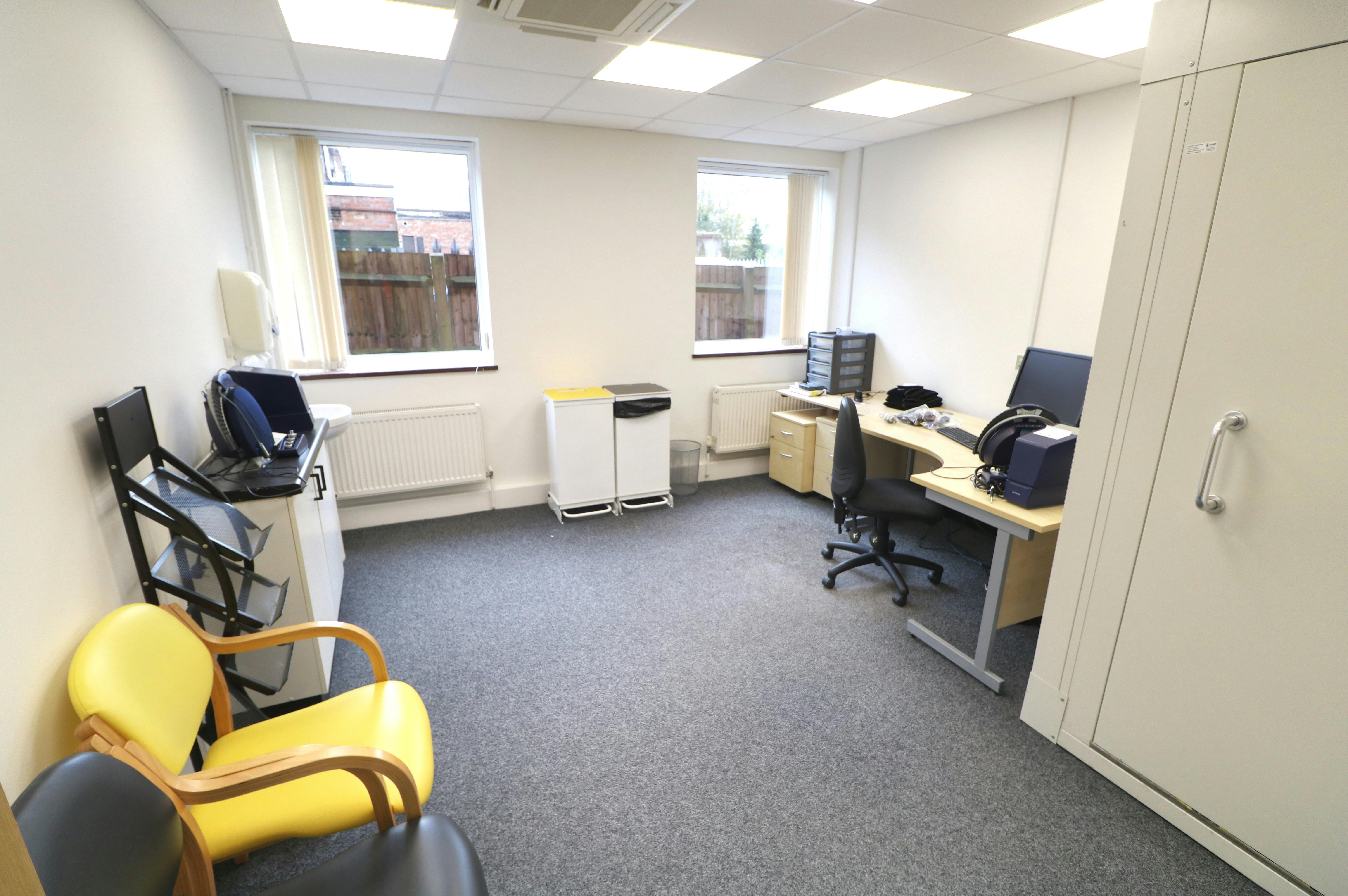22-24 Sussex Road, Haywards Heath, Office / Retail To Let - Patient Room 2.jpg
