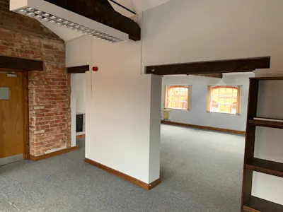 Suite 7, Empire Court, Redditch, Office To Let - IMG_4045.jpg