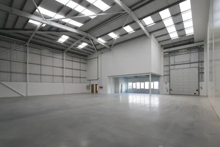Unit 4, Communications Park, Heathrow, Industrial/Logistics / Industrial / Warehouse To Let - 033 Communication Park.jpg