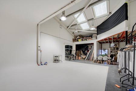 Unit 40, London, Industrial For Sale - 40 cromwell ind est-4513.jpg