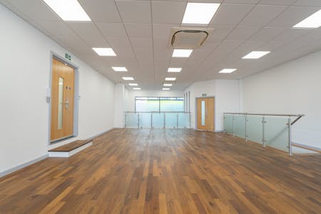 Ground Floor, 96-99 Queens Road, Brighton, Retail To Let - DSC08293.jpg