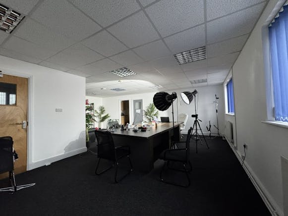 Units 5 & 7 Huntingtower Road, Sheffield, Industrial / Offices To Let - image4.jpeg