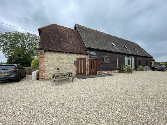 Suite 2, The Threshing Barn, North Weston, Thame, Office To Let - IMG_1863.JPG