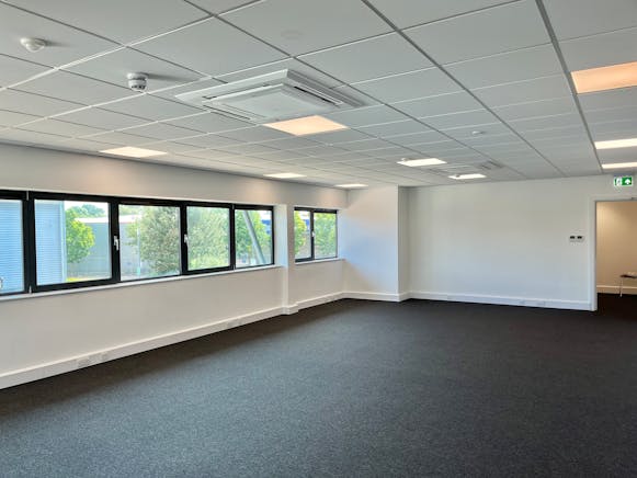Unit 7 Zodiac Business Park, Uxbridge, Industrial To Let - 7 Zodiac  Office 2.jpg