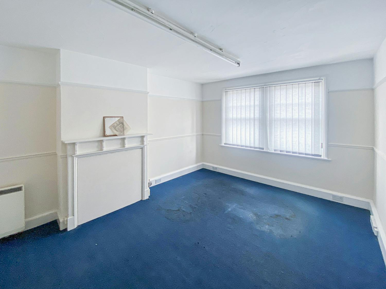 Retail/Shop in Ferndown - photo 2