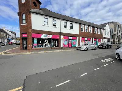46 Wind Street, Neath-Port Talbot, Retail / Retail - In Town To Let - 70302a65-4663-4e2f-9378-bac77f1c66f3.jpg