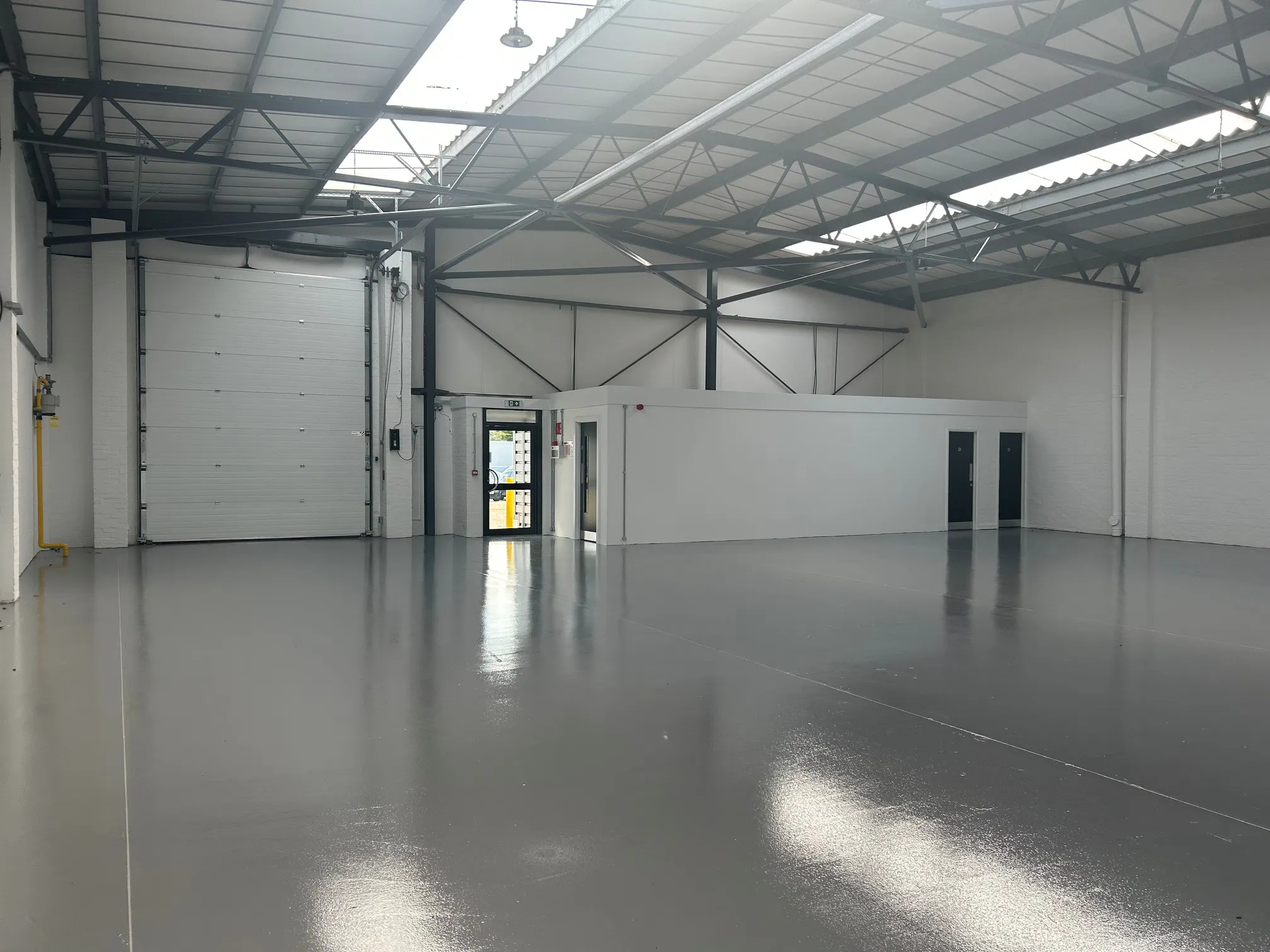 Unit 12, Bilton Industrial Estate, Bracknell, Industrial To Let - 5.jpg