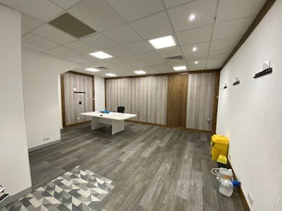 Unit 3, Borehamwood, Office To Let - internal 4.jpeg