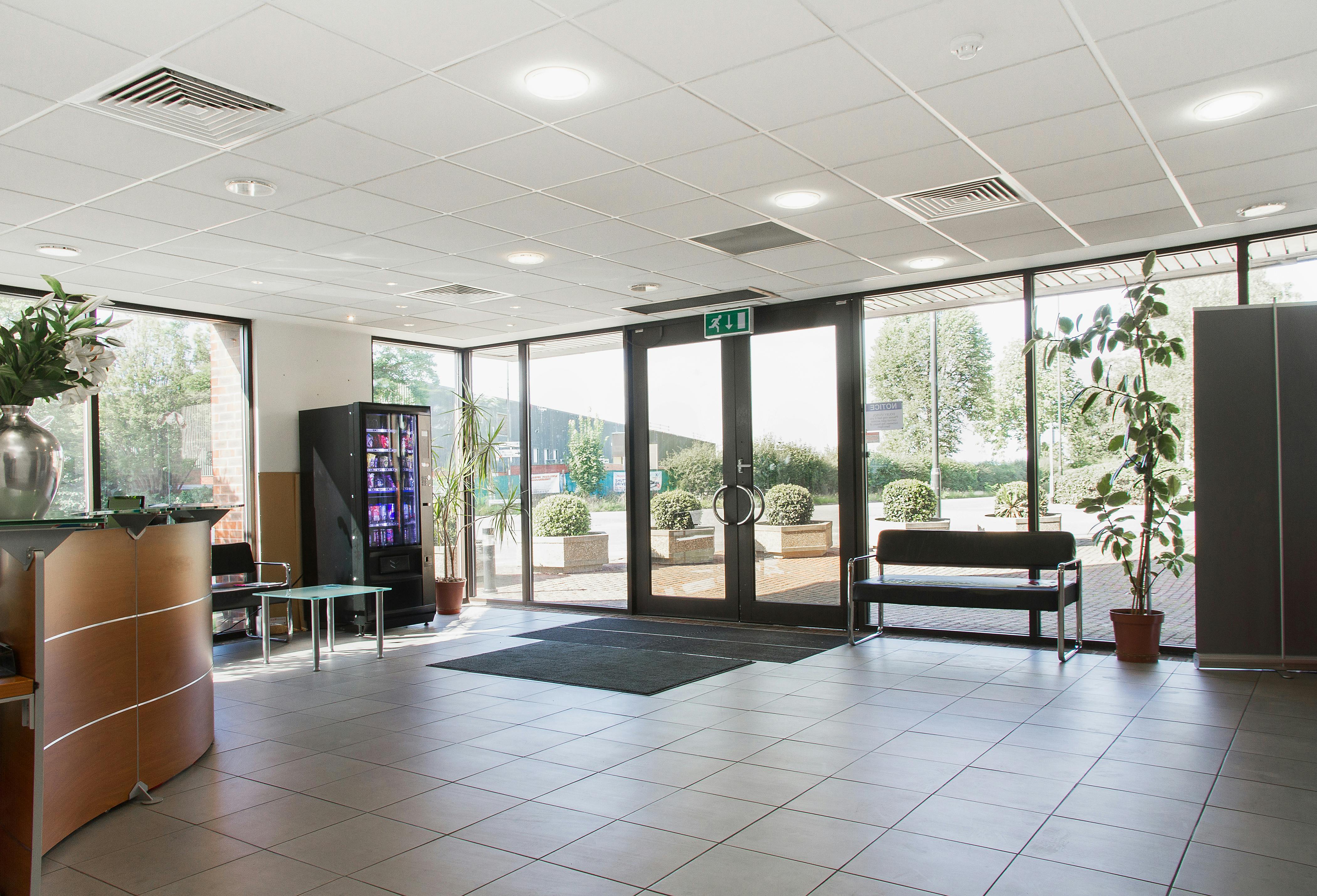 Office in Crawley - photo 4