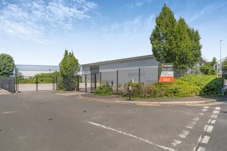 Unit 16, Central Trading Estate, Mosley Road, Trafford Park, Industrial To Let - 8698361-exterior07-800.jpg