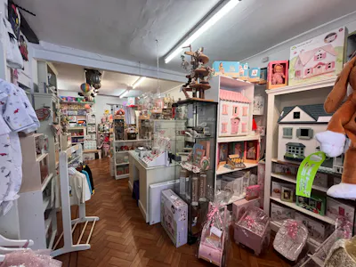 35 High Street, Amersham, E (Commercial / Business / Service) / Office / Retail For Sale - 20260615_100106503_iOS.jpg