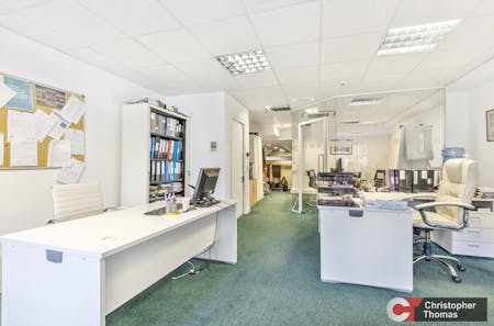 10 High Street, Windsor, Office To Let - f5aec630d6fe4446bce272c92ad88dab.jpg