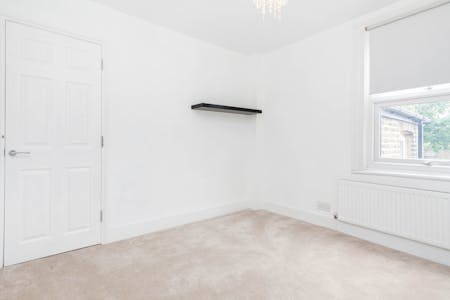 Frobisher Street, London, Semi-detached / Terraced house To Let - Bedroom Two