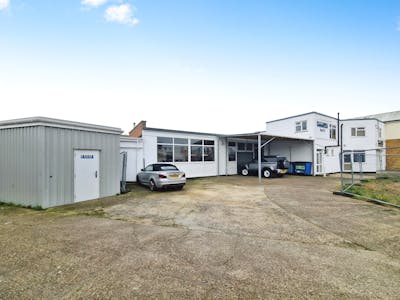 16 Towerfield Close, Southend-on-Sea, Industrial/Logistics For Sale - 4dfb16a0WhatsApp 20Image 2020250310 20at 20120013_e159269b.jpg