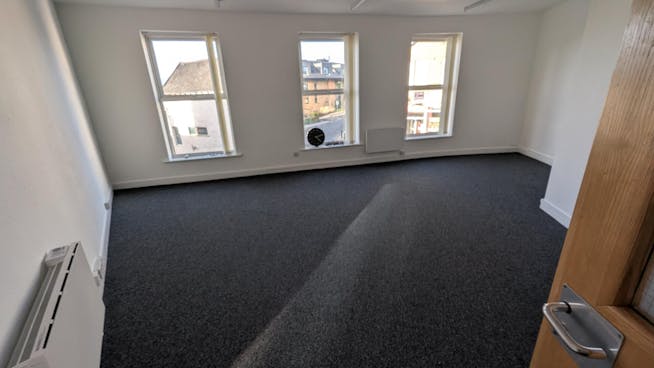 Office Suites - High Street House, 2 High Street, Leeds, Offices To Let - PXL_20251211_125631355.jpg