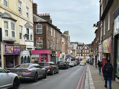 32-32a Wellington Street, Luton, A3 (Restaurants and Cafes) / Food & Beverage / Hot Food Takeaway / Hot Food Takeaway / QSR / Investment - Mixed use / Investment - Residential / Investment - Retail & Leisure / Maisonette / Mixed Use / Restaurant / Restaurant / Cafe / Retail / Takeaway For Sale - Image 4