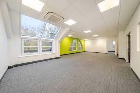 Trinity Court, Church Street, Rickmansworth, Office To Let - 13749081569048ee03f191.jpg