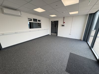 Units 18-20, Severnside Trading Estate, Textilose Road, Manchester, Industrial To Let - IMG_0869.JPG