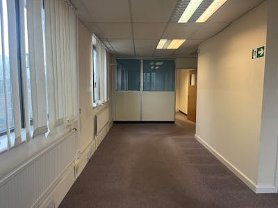 1B Carrera House, Merlin Centre, Aylesbury, E (Commercial / Business / Service) / Office To Let - 20260331_075712704_iOS.jpg