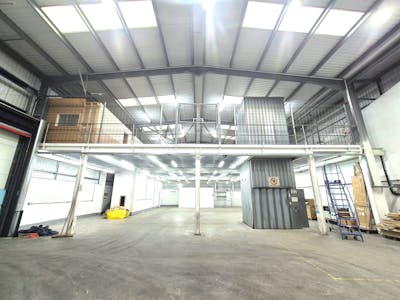 Unit 4 Suthers Street, Oldham, Industrial/Logistics To Let - 20241126_103024.jpg