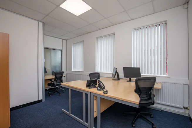 Alexandra Gate Business Centre, Cardiff, Offices To Let - Office e                      (3-4 people).JPG